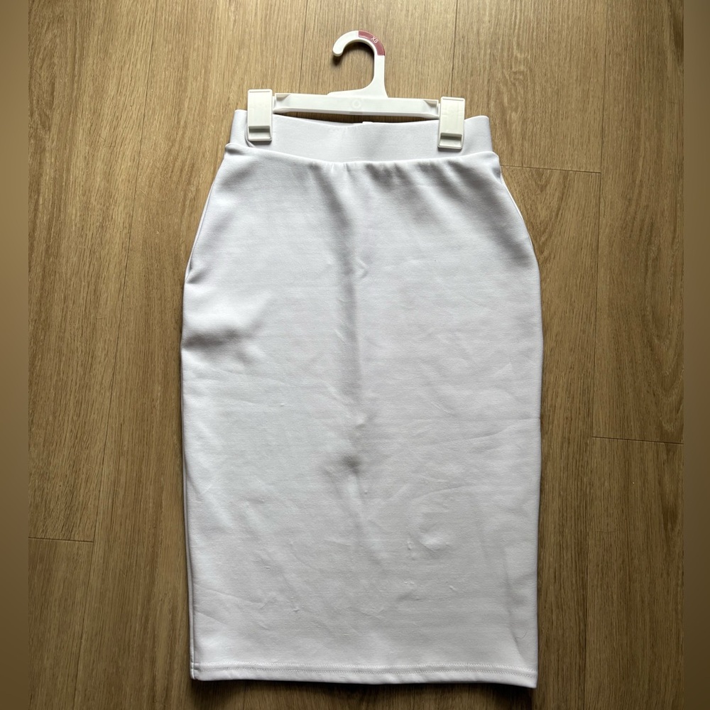 White Pencil Skirt Size Small Slit in back Fitted Wear